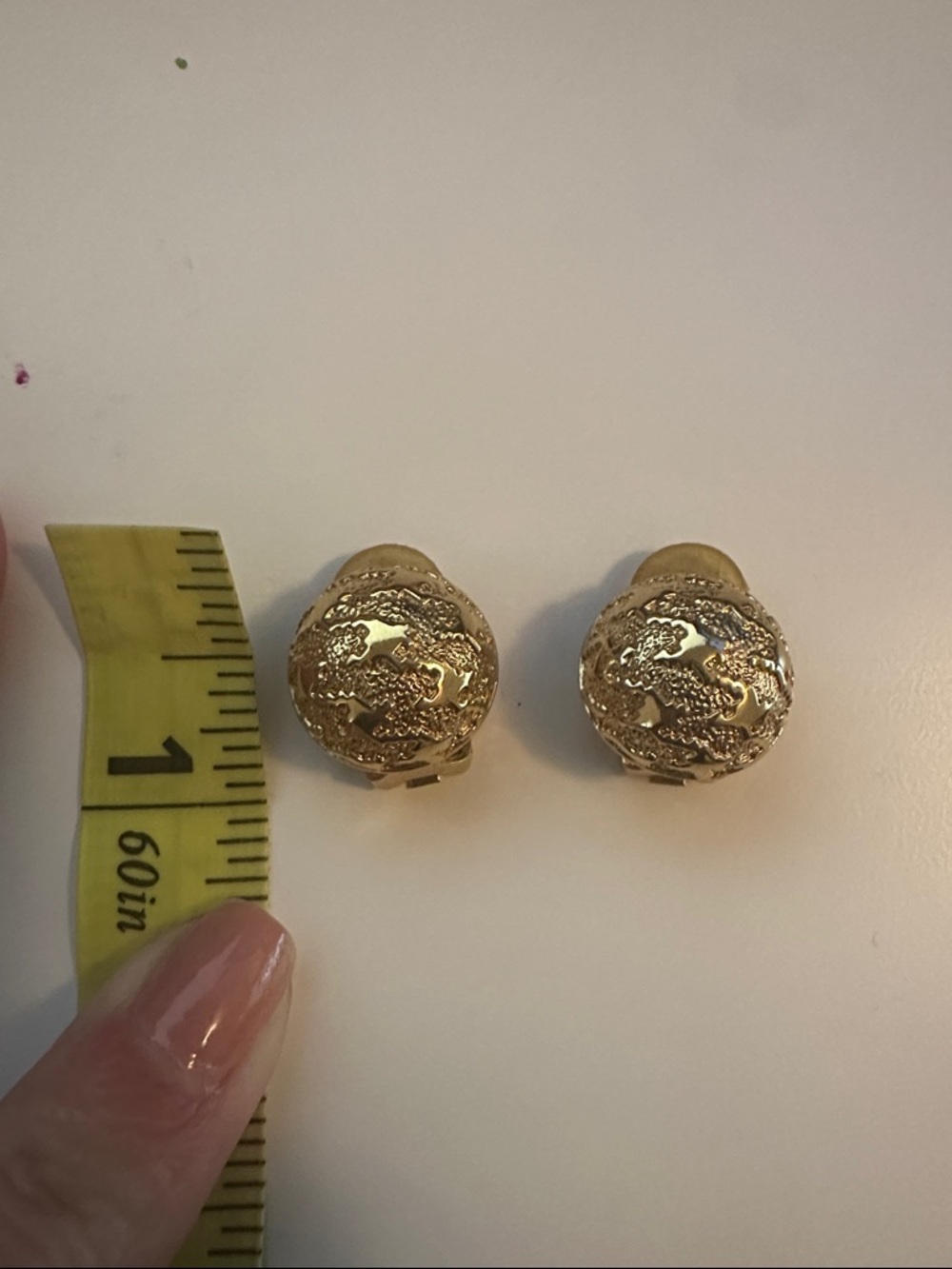 Dior Gold Filigree Dome Clip-On Earrings - Picture 6 of 7
